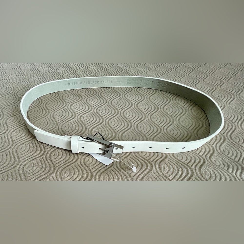 White House Black Market leather & man made belt in white size large